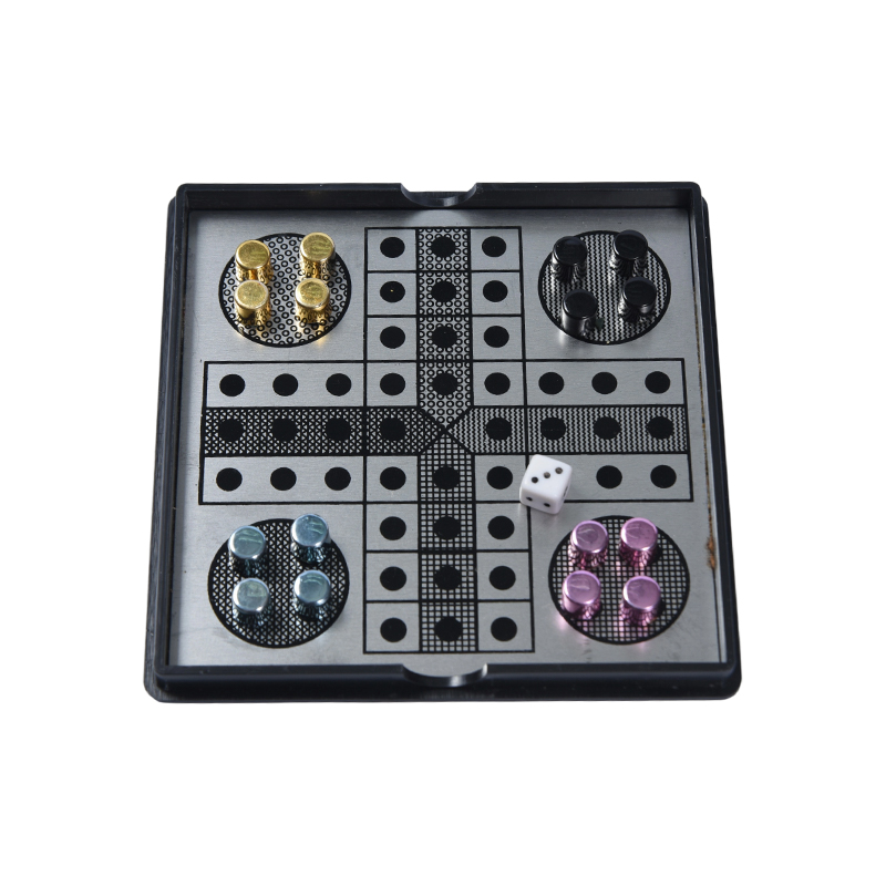 ชุดเกม Magnetic Metal Ludo ในกล่องอะคริลิคใส