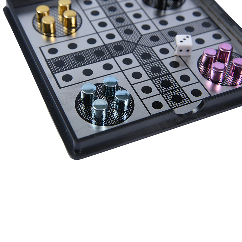ชุดเกม Magnetic Metal Ludo ในกล่องอะคริลิคใส
