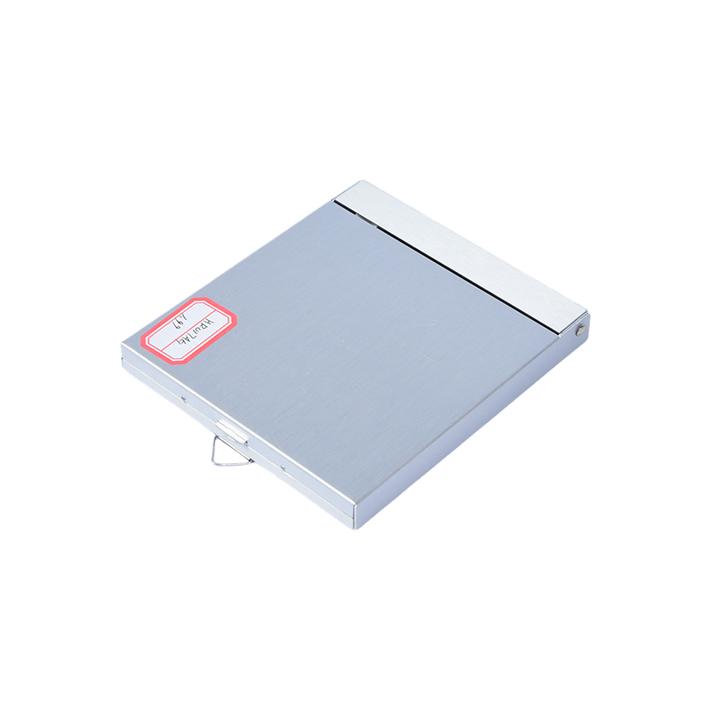 เกมพกพา Metal Case Edition Magnetic Dart และ Tic-Tac-Toe Combo